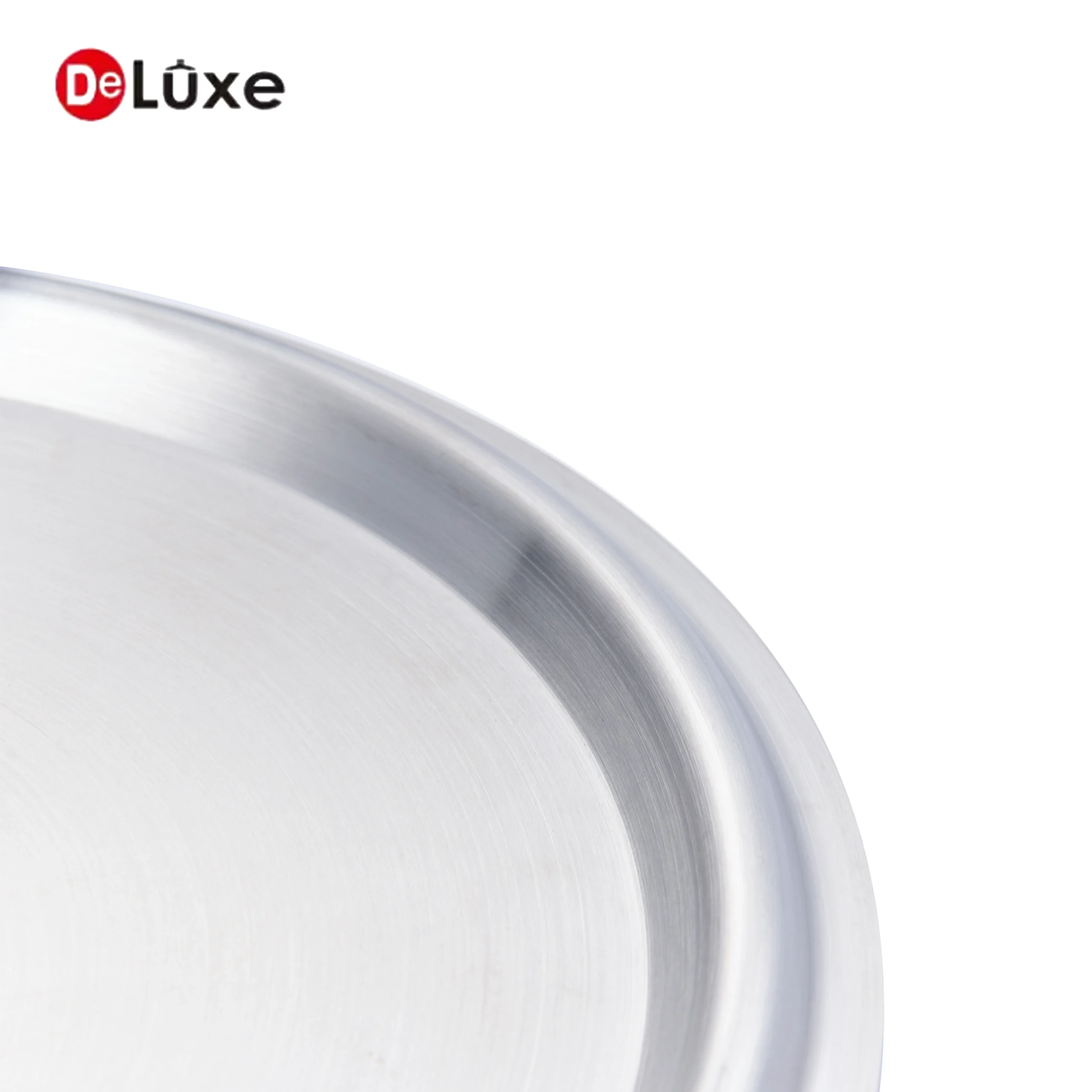 Close-up of thick 3-layer composite stainless steel pot wall, uniform multi-layer heat-conduction structure