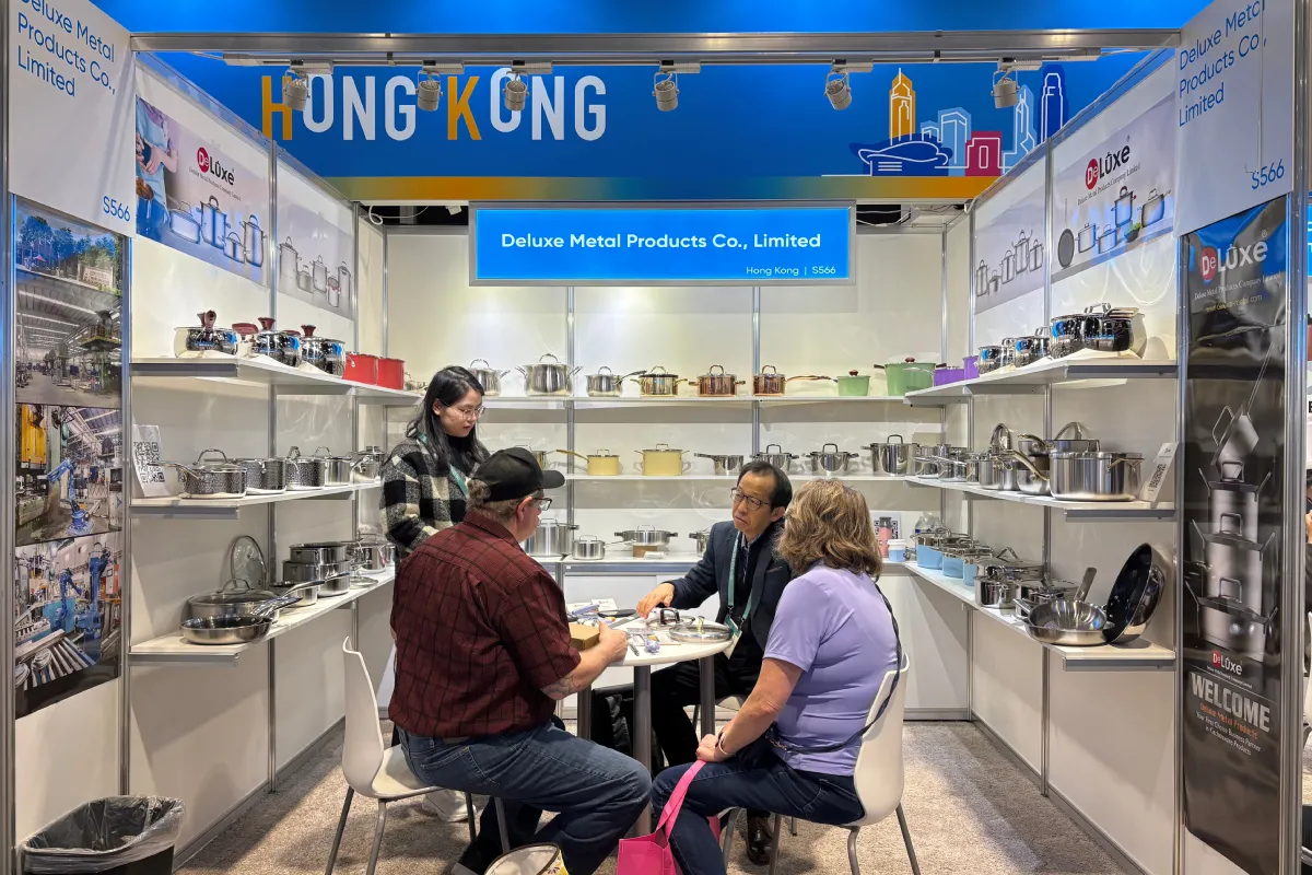 deluxe‑metal‑cookware‑chicago‑expo‑booth