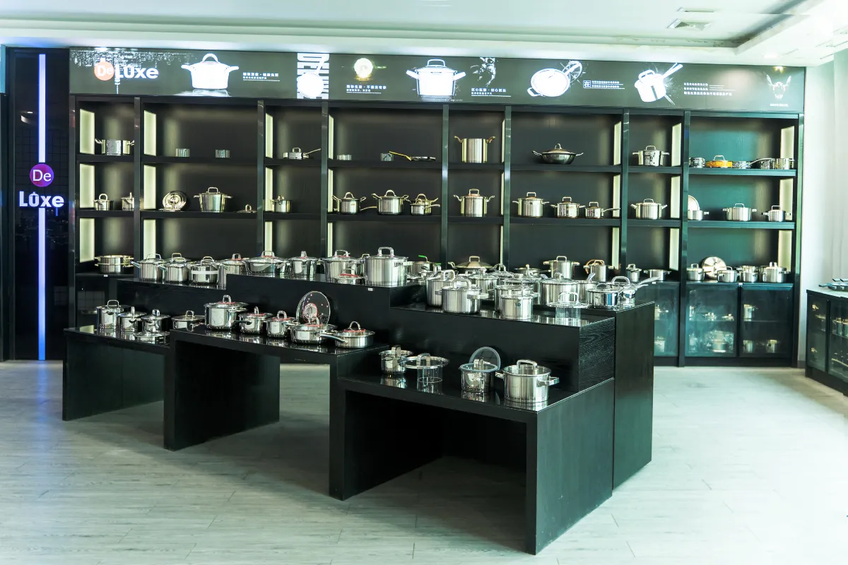 deluxe‑metal‑factory‑cookware‑showroom‑03